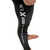 Nogawka z białymi nadrukami na legginsach męskich sportowych CAMO KSW czarnych