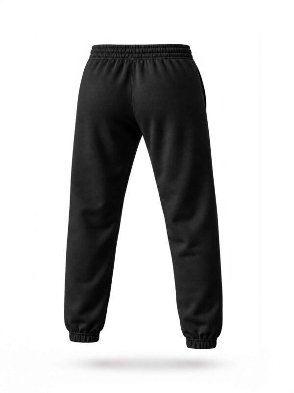 CZARNE SPODNIE DRESOWE KSW tył Spodnie dresowe KSW Classic Black – czarne z haftowanym logo