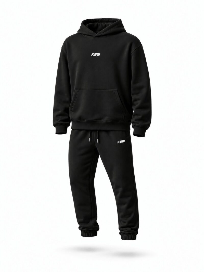 Czarny dres KSW na białym tle Dres KSW Classic Black – czarny komplet z haftowanym logo